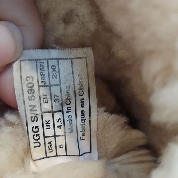 UGG Bailey Button Boots Sz 6 - Picture 10 of 11